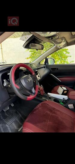 تۆیۆتا کۆرۆلا کرۆس